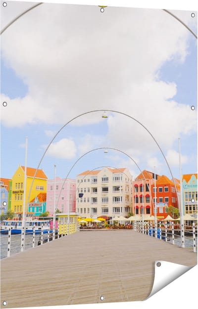 Gards Tuinposter Willemstad Gekleurde Huisjes in Cura�ao - 90x120 cm - Tuindoek - Tuindecoratie - Wanddecoratie buiten - Tuinschilderij
