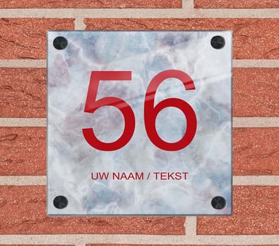 Naambordje voordeur plexiglas 25x25x0,5 cm met mat zwart afstanhouder model 1108 - Huisnummerbordje, naambordjes, naambordje huis, naamplaatjes, huisnummer bordje, originele naambordjes voordeur, huisnummerbord met naam, originele huisnummer bord