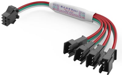 3-pins RGB TTL signaalversterker, 1 tot 4 verdeler voor adresseerbare LED-strips, 5-24V DC, compatibel met WS2812B en SK6812, ideaal voor verlichting en decoratie