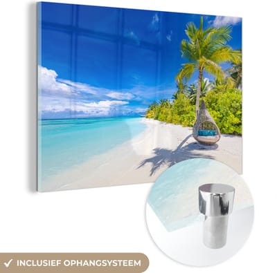MuchoWow® Glasschilderij 150x100 cm - Schilderij acrylglas - Strand - Palm - Hangstoel - Foto op glas - Muurdecoratie woonkamer - Wanddecoratie slaapkamer - Schilderijen