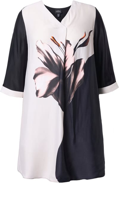 Ulla Popken - Dames - Tuniek bloemen sierplooi V-hals 3/4-mouwen - Zwart - Maat 42+