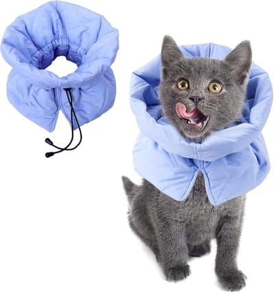 KZQ Zachte Katten Herstel Kraag - Verstelbare Kegel Alternatief voor Katten en Kleine Honden, Lichtgewicht Veiligheidssluiting, Anti-Likken Luchtige Kraag voor Dagelijks Gebruik en Na Operatie (Nekomtrek 5.5-9.8 Inch, Blauw)