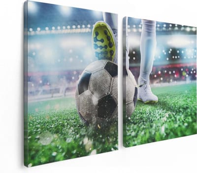 Artaza Canvas Schilderij Tweeluik Voetbalspeler Met De Bal In Het Stadion - 120x80 cm - Wanddecoratie Woonkamer - Schilderijen - Muurdecoratie