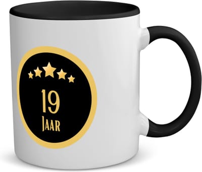 Akyol - 19 jaar koffiemok - theemok zwart - Hoera 19 jaar - iemand die 19 jaar is geworden of 19 jaar lang een relatie hebben of getrouwd zijn - verjaardagscadeau - verjaardag - cadeau - kado - geschenk - relatie - trouwdag - jubileum - 350 ML inhoud