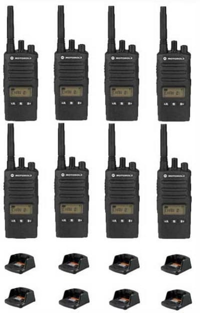 Set van 8 Motorola XT460 IP55 PMR446 Portofoon met tafellader
