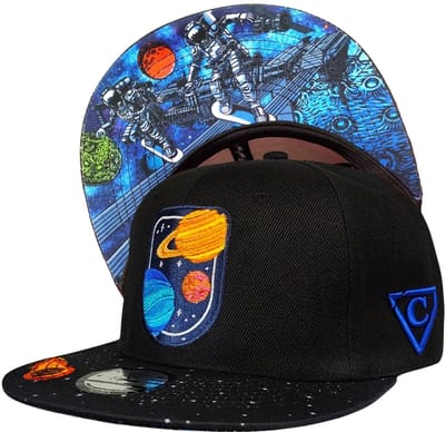 Capiche® Snapback Pet – Astronautenrace – Zwart & Meteoriet & Sterren Print – Verstelbaar met Druksluiting – Pet Mannen – Astronaut Race – Astronauten Collectie