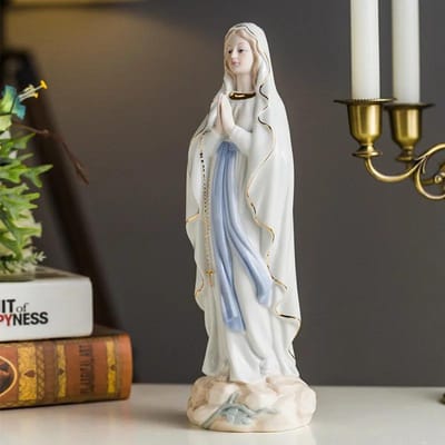 IKONEN, relikwieën, Kerk van de Maagd Maria, Jozef, familiebeelden, sculpturen, keramische geschenkornamenten, handwerk en decoraties