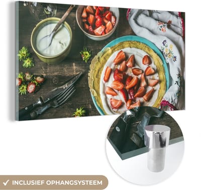 MuchoWow® Glasschilderij 120x60 cm - Schilderij acrylglas - Aardbei - Rustiek - Fruit - Rustiek Bloemen - Foto op glas - Schilderijen