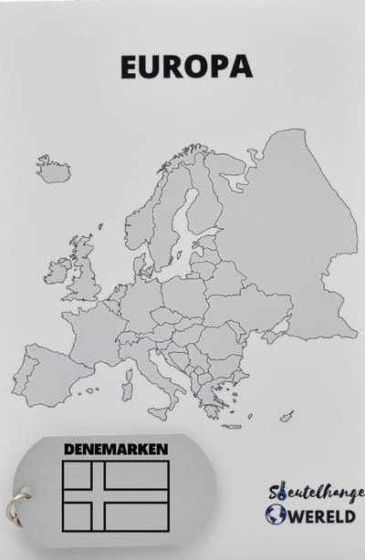 Denemarken Sleutelhanger inclusief kaart – Denemarken cadeau – beste land- Leuk kado voor je Vriend om te geven - 2.9 x 5.4CM