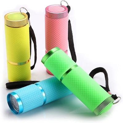 GELLDG 4 stuks Mini LED-zaklampen - Kinderzaklampen - 9 LED's - Waterdicht - Kleine zaklampen - Met rubberen grip, Geschikt voor noodgevallen, Buiten, Kamperen