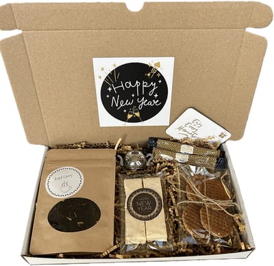 Nieuwjaar thee brievenbus cadeau - happy new year - thee - nougat - stroopwafels - honing