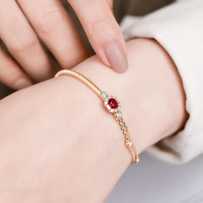 Klassieke Robijn Halve Ketting Bedelarmband Feest Bruiloft Sieraden Nieuw Binnen Ovale Hanger Irregulair Lichte luxe Armbanden voor Vrouwen 17-20cm beige