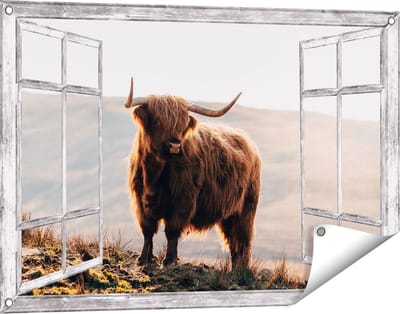 Gards Tuinposter Doorkijk Schotse Hooglander in de Heuvels van Schotland - 90x60 cm - Tuindoek - Tuindecoratie - Wanddecoratie buiten - Tuinschilderij