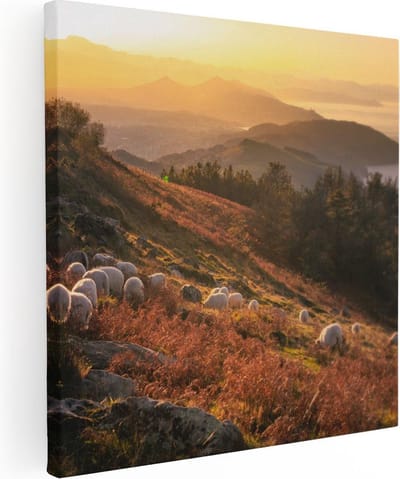 Artaza Canvas Schilderij Zonsondergang Bergen - 30x30 cm - Klein - Wanddecoratie Natuur - Muurdecoratie Schapen - Schilderijen Op Canvas