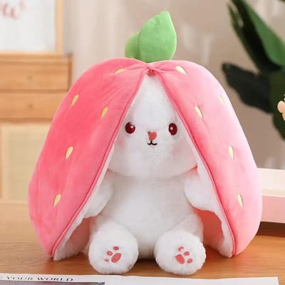 Klikkopers® - Kawaii Kussen - Konijn in een Aardbei 20 cm - Konijn Knuffel - Kawaii Knuffel - Aardbei Knuffel - Squish Knuffel