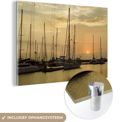 ® Glasschilderij 180x120 cm - Schilderij acrylglas - Oranje zonsondergang aan de kust van Santa Marta met verankerde zeilboten in Zuid Amerika - Foto op glas - Muurdecoratie woonkamer - Wanddecoratie slaapkamer - Schilderijen