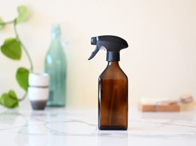 Groeikruid® Plantenspuit | 250 ml amber glas rechthoekig | met zwarte spraykop | plantensproeier | waterverstuiver | vernevelaar | spray bottle