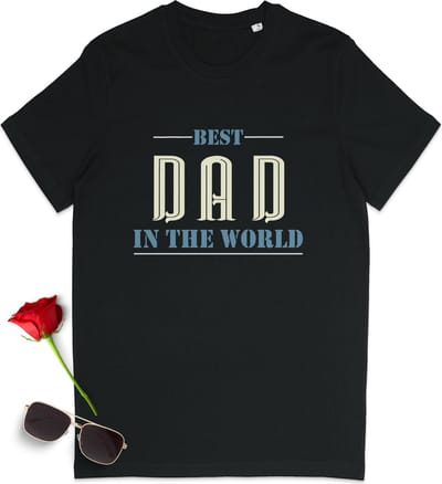T shirt voor vaders - Best Dad In The World tshirt mannen - t-Shirt heren - Leuk vaderdag cadeau -  Verkrijgbaar in de maten: S M L XL XXL XXXL - T shirt kleuren: Wit en Zwart.