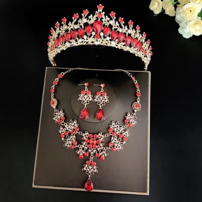 Eenvoudige Bruidsjuwelen Set van Drie Delen Bruiloftskroon Tiara Ketting Oorbellen Koreaanse Super Fee Bruidsjurk Accessoires