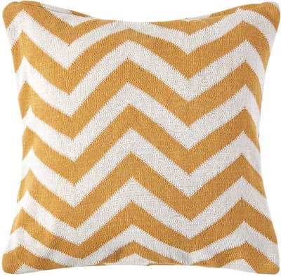 Homescapes Mosterd en Crème Chevron Kussenhoes 45 x 45 cm