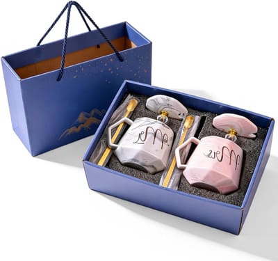 Set van 2 Mokken voor Trouwen, Perfecte Trouwen Cadeaus met Deksel en Lepel, 400ml, Ideaal voor Valentijnsdag, Verloving, Jubileum en Nieuwe Huishoudens