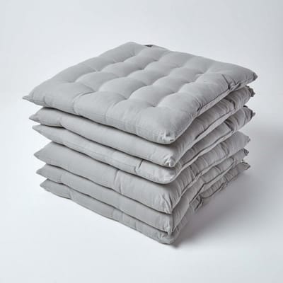 Homescapes stoelkussens – set van 6 zitkussens – katoen – 40x40 cm – grijs – met lint – voor eetkamer & buitengebruik