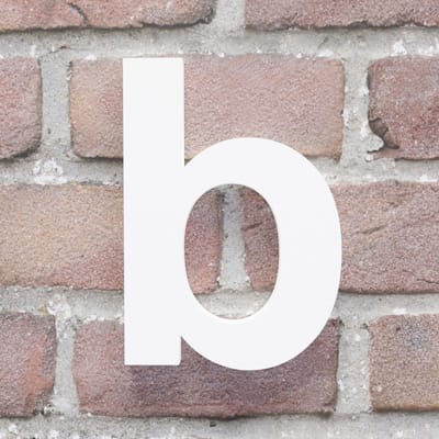 Huisnummer Arial b wit - Maat: Klein (10 cm) - blinde bevestiging - Huisnummerbord