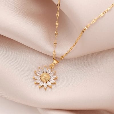 Dames Ketting - Zonnebloem Hanger - Roestvrijstaal - Goudkleurig - Ketting met Bloem Vorm - Trendy & Tijdloos Sieraad - Perfect Cadeau voor Vrouw, Moederdag, Verjaardag of Valentijn