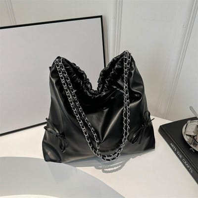 Sac à main de niche français pour femmes Au printemps Décontracté et beau Nouveau Tendance et personnalisé Sac seau simple black