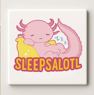 Sleepsalotl Decoratieve Tegel 15x15 cm – Schattige Slapende Axolotl Illustratie – Kawaii Dieren Wand- & Woondecoratie Cadeau