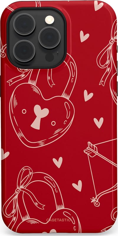 Casetastic Hoesje Geschikt voor Apple iPhone 15 Pro Max Magsafe - Stijlvolle Beschermende Duo-layer Case - Hartendief - Liefdes Slotjes - Valentijn - Valentine - Love - Rood Wit