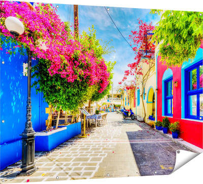 Gards Tuinposter Kleurrijke Straat op het Eiland Kos, Griekenland - 160x120 cm - Tuindoek - Tuindecoratie - Wanddecoratie buiten - Tuinschilderij
