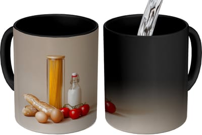 Magische Mok - Foto op Warmte Mokken - Koffiemok - Spaghetti - Melk - Tomaten - Eieren - Brood - Magic Mok - Beker - 350 ML - Theemok