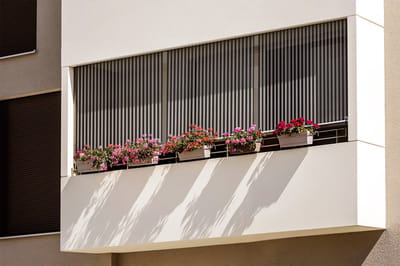 Coloray Buitenrolgordijn - Zwarte en witte verticale strepen Verticale Markies - 40x180 cm - Screen Buiten - Zonwerende Screen - Outdoor Rolgordijn - Terraszonwering - Balkonafscherming - Raamdecoratie Buiten