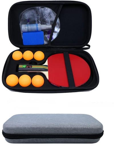 Deze opbergtas voor tafeltennisrackets biedt plaats aan twee rackets. Hij is draagbaar, heeft een harde buitenkant, is valbestendig en slijtvast, en is speciaal ontworpen voor sporten.Grey
