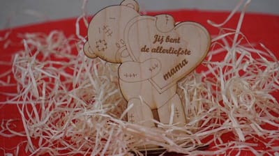 Decoratief Beeld - Moederdag Houten Standaardje - Hout - Gege Graveer En Stempels - Bruin - 12.5 X 10 Cm
