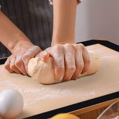 De Millennials Duurzame Siliconen bakmat - Koken tot 230 ºC - 42x30 cm - Koken - Beige & zwart - Hittebestendig - Makkelijk schoon - Zwart - Antislip - Keukenaccessoires