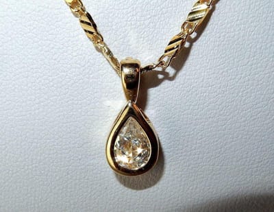 Verguld Collier met Druppel hanger Zirkonia