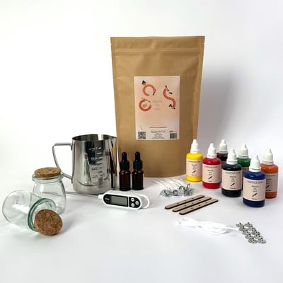 MGM Trading® - Hands On Art - Compleet kaarsen maak pakket - Hobby - 2,5kg kaarsvet - 7 kleuren candle dye 50ml - 2 etherische geur olie - Set - Inclusief 3 siliconen schedelmallen - Halloween