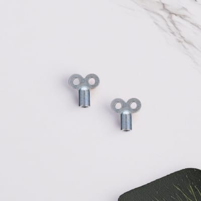 Ontluchtingssleutel Radiator - Vierkante Sleutel Kraan - Verwarming Ontluchten - Zink Legering Materiaal - 2.7cm - Zilver