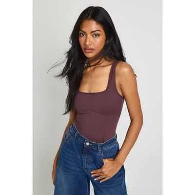 boohoo Dames Peached Sculpt Scoop-hals mouwloos bodysuit met verwijderbare vulling | Chocoladebruin | Maat: 40