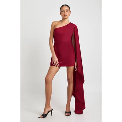 boohoo Dames Satijnen One Shoulder Jurk Met Cape Mouw | Wijn | Maat: 36