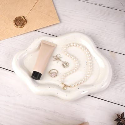 Decoratieve Keramische Sieradenkom, 9.5x13.5x1.5cm, Kleine Sieradenschotel voor Ringen en Kettingen, Perfect als Cadeau voor Vrouwen en Meisjes