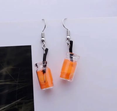 Akyol - cocktail oorbellen – Oorbellen dames - ek voetbal - oorbellen ek - Oorhangers dames - leuke oranje oorbellen - Sieraad- drankjes oorbellen - oorbellen cadeau - verjaardag - grappige oorhangers - Valentijn cadeau