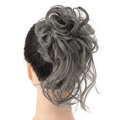 Grijs haarstukje dames – krullend haar scrunchie – haar bun extensie – volumineuze kunsthaar haar donut – natuurlijk ogend opsteekkapsel – model AM41-D/mgray