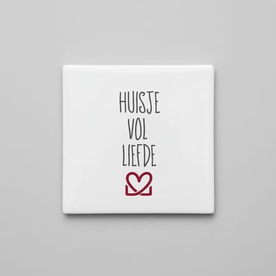 Gezellige Liefdesquote Keramische Tegel “Huisje vol liefde” – Minimalistische Familie Wanddecoratie, Moderne Woondecoratie Tegel 15 x 15 cm