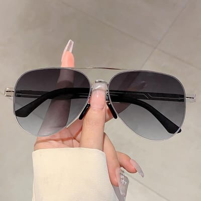 Klassiek Piloot Duurzaam Metaal Metaal Zonnebril Brillen Dames Voor Mannen Mannelijk Trend Klassiek Zon Oogglazen Luxe Designer Stijl Stijl Punk Populair