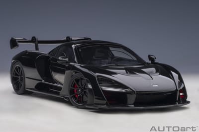 AutoArt 1/18 McLaren Senna - Stealth Cosmos (zwart metallic)