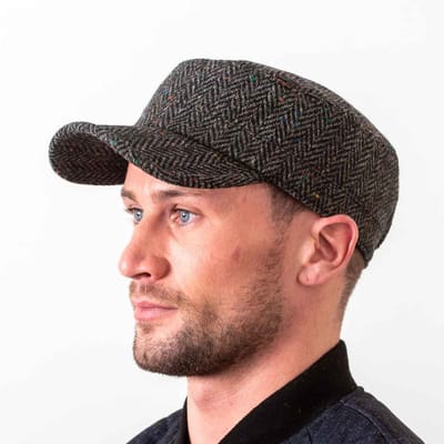 Cadet Cap Charcoal – 100% Donegal Irish Tweed – Army Cap van Wol | maat Small \ Medium (55,5 - 58,5 CM) | Hatman of Ireland