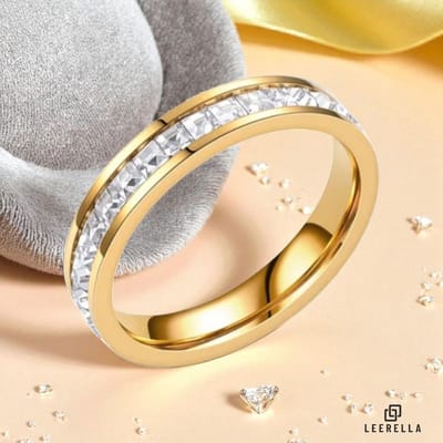 Leerella Verbluffende Luxe Ring met Enkele Zirkonia Rij Goudkleurig 7/17.50mm van Hoogwaardig RVS